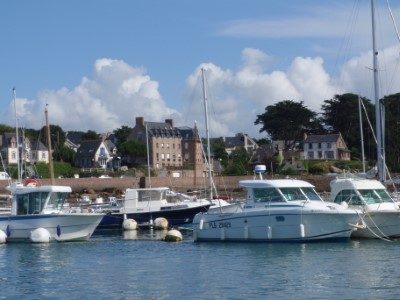 Bienvenue 4 L'immeuble vu du port